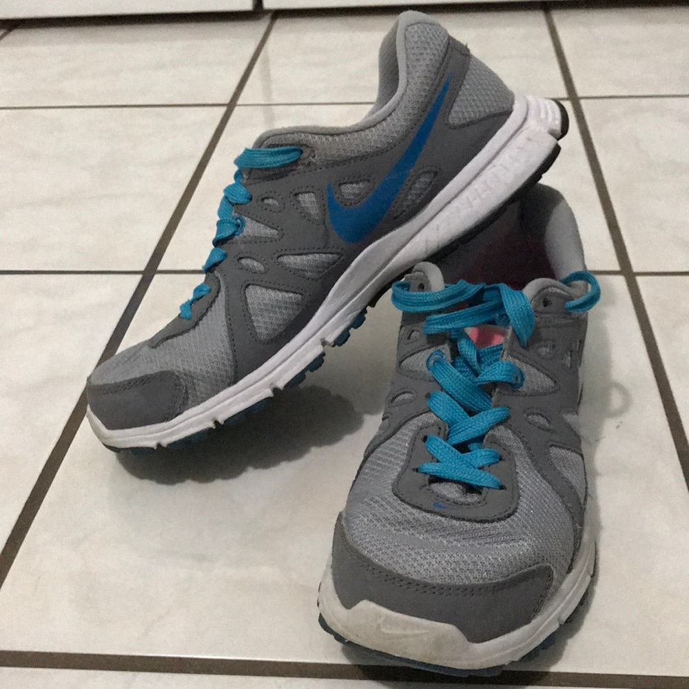 Women’s Nike Revolution 2 Sneakers